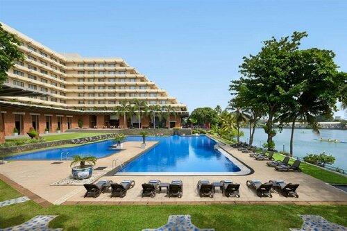 Внешний вид отеля Cinnamon Lakeside Colombo в Коломбо, фото 2