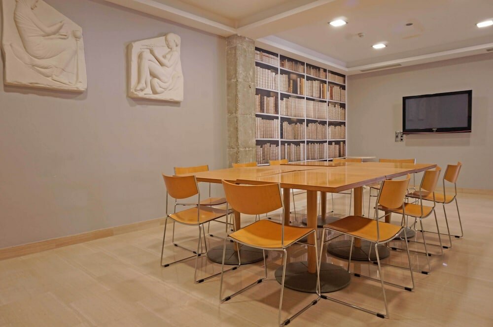 Фото Hotel Cesaraugusta