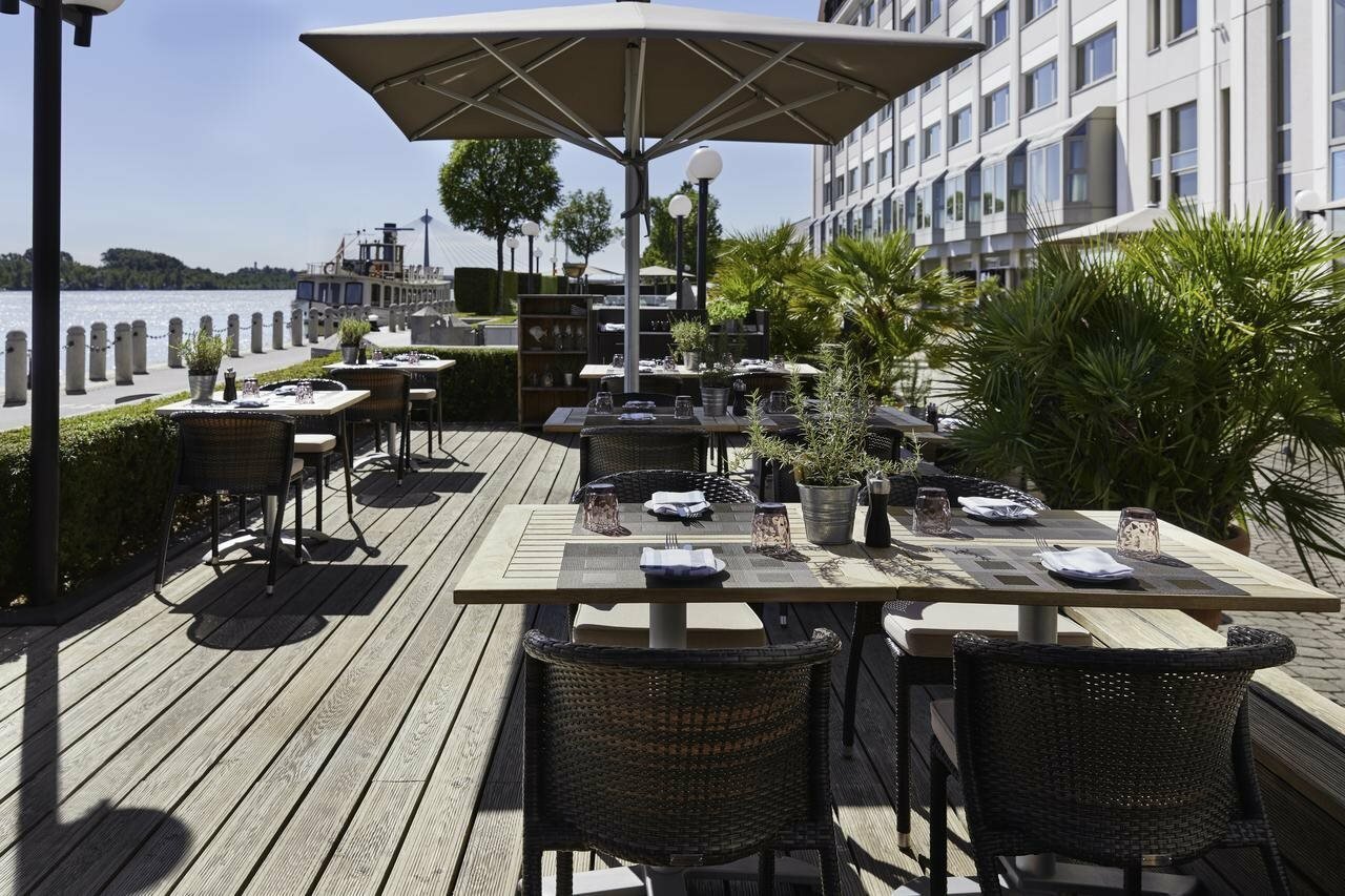 Фото Hilton Vienna Danube Waterfront