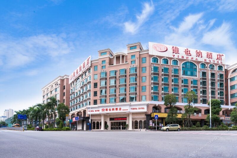 Гостиница Vienna Hotel Shenzhen Dalang Clothing Base Branch в Шэньчжэне