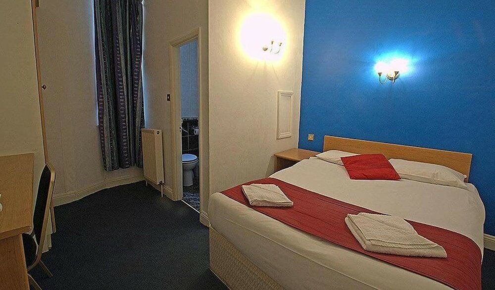 Фото Whiteleaf Hotel