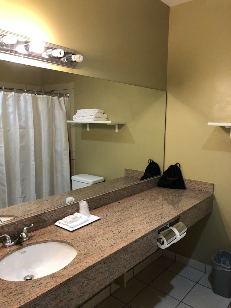 Фото Garden Suite Hotel