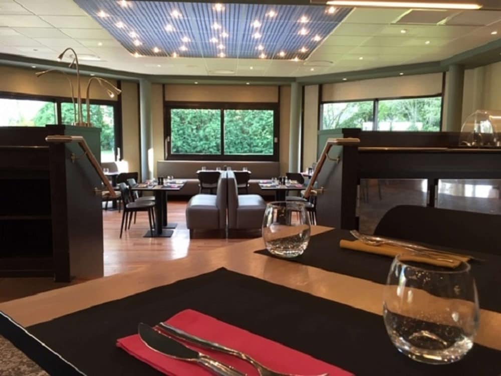 Фото Novotel Bayeux