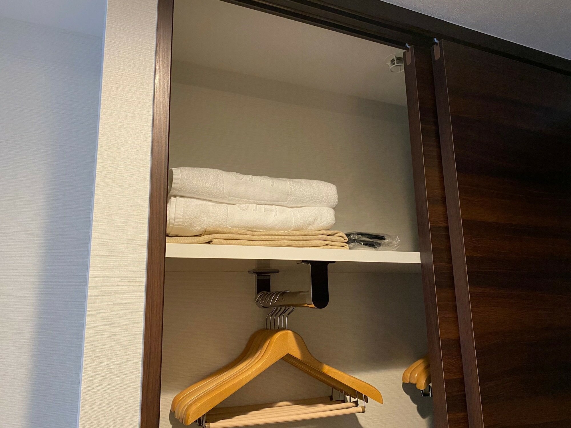 Фото Comfort Suites Tokyo Bay