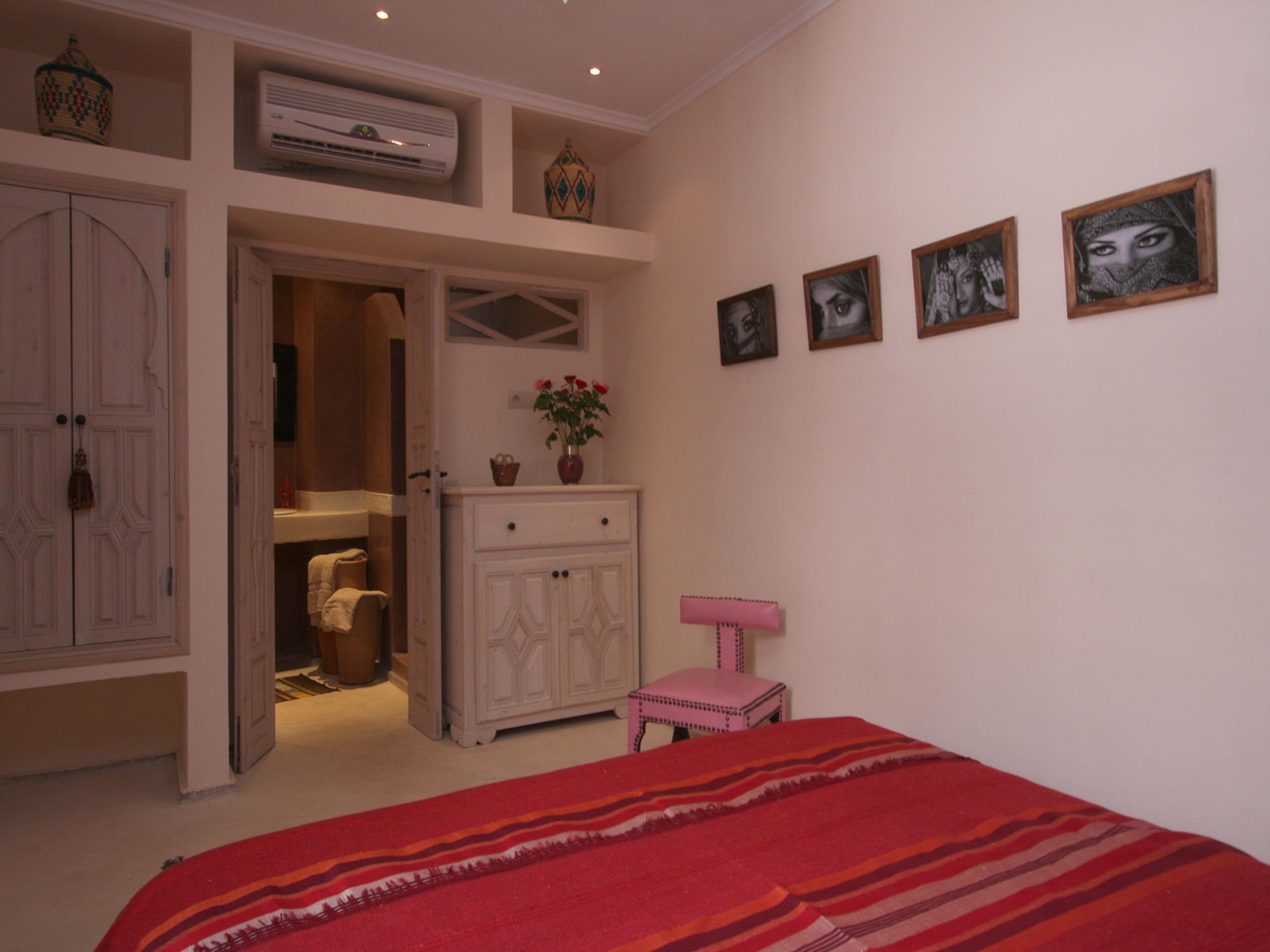 Фото Riad Tahani