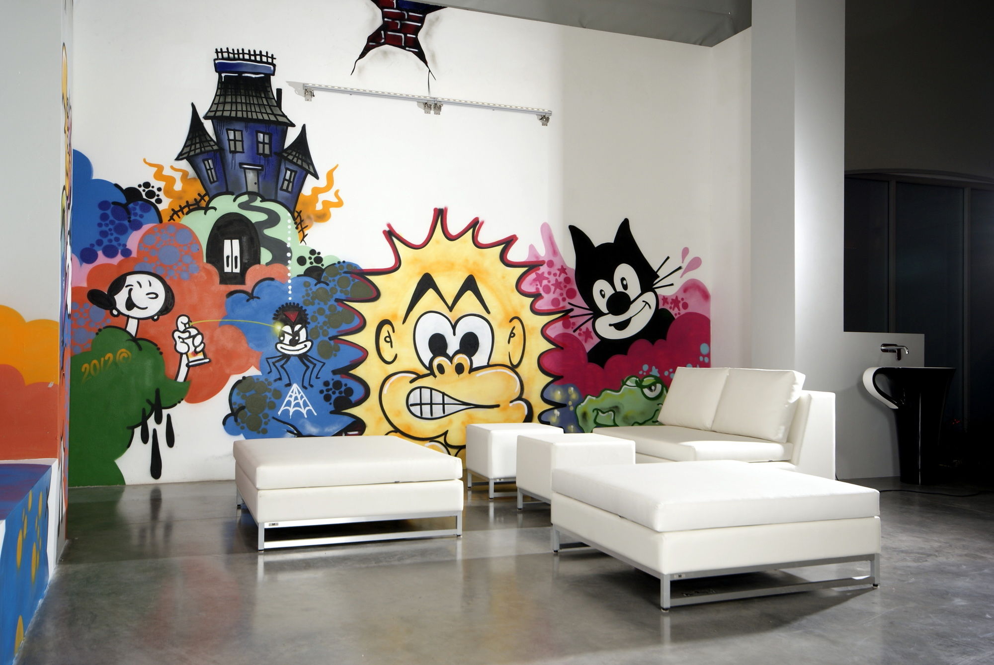 Фото Adge Hotel & Residences