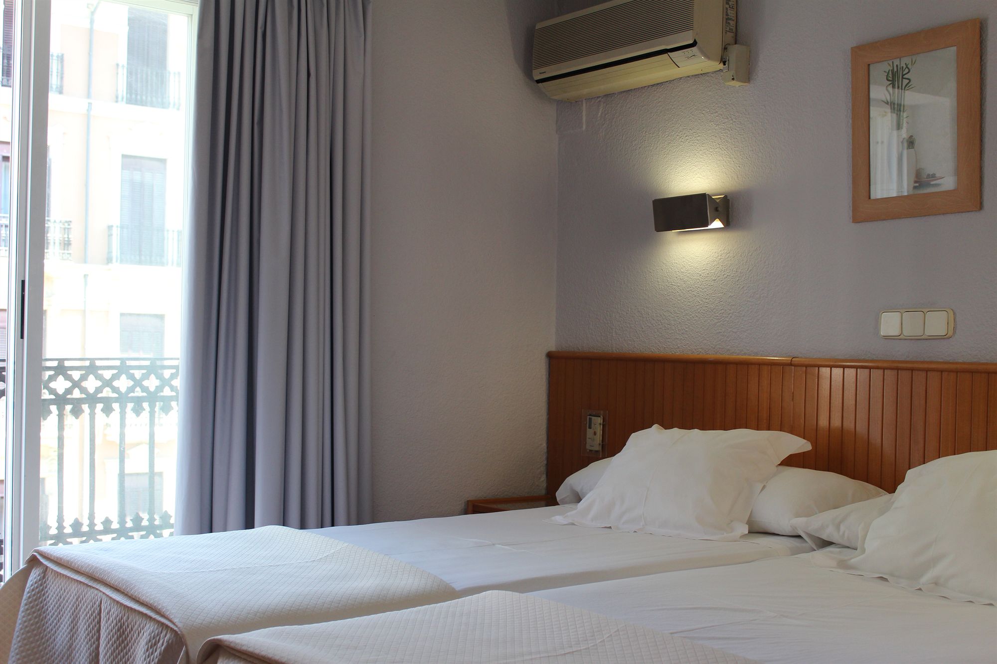 Фото Hotel Méndez Núñez Alicante