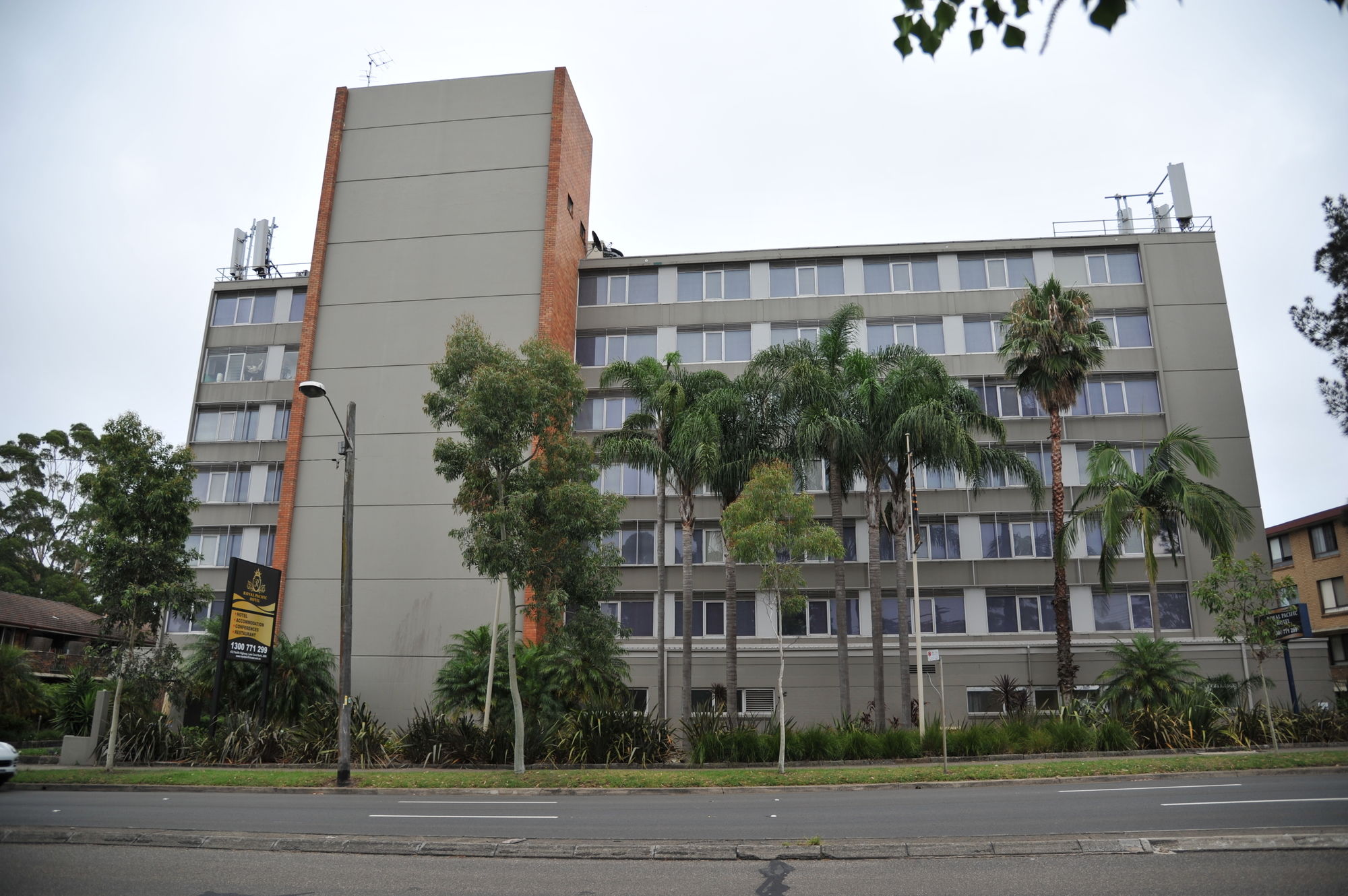 Фото Royal Pacific Hotel