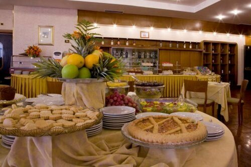 Внешний вид отеля Hotel San Francesco в Ренде, фото 4