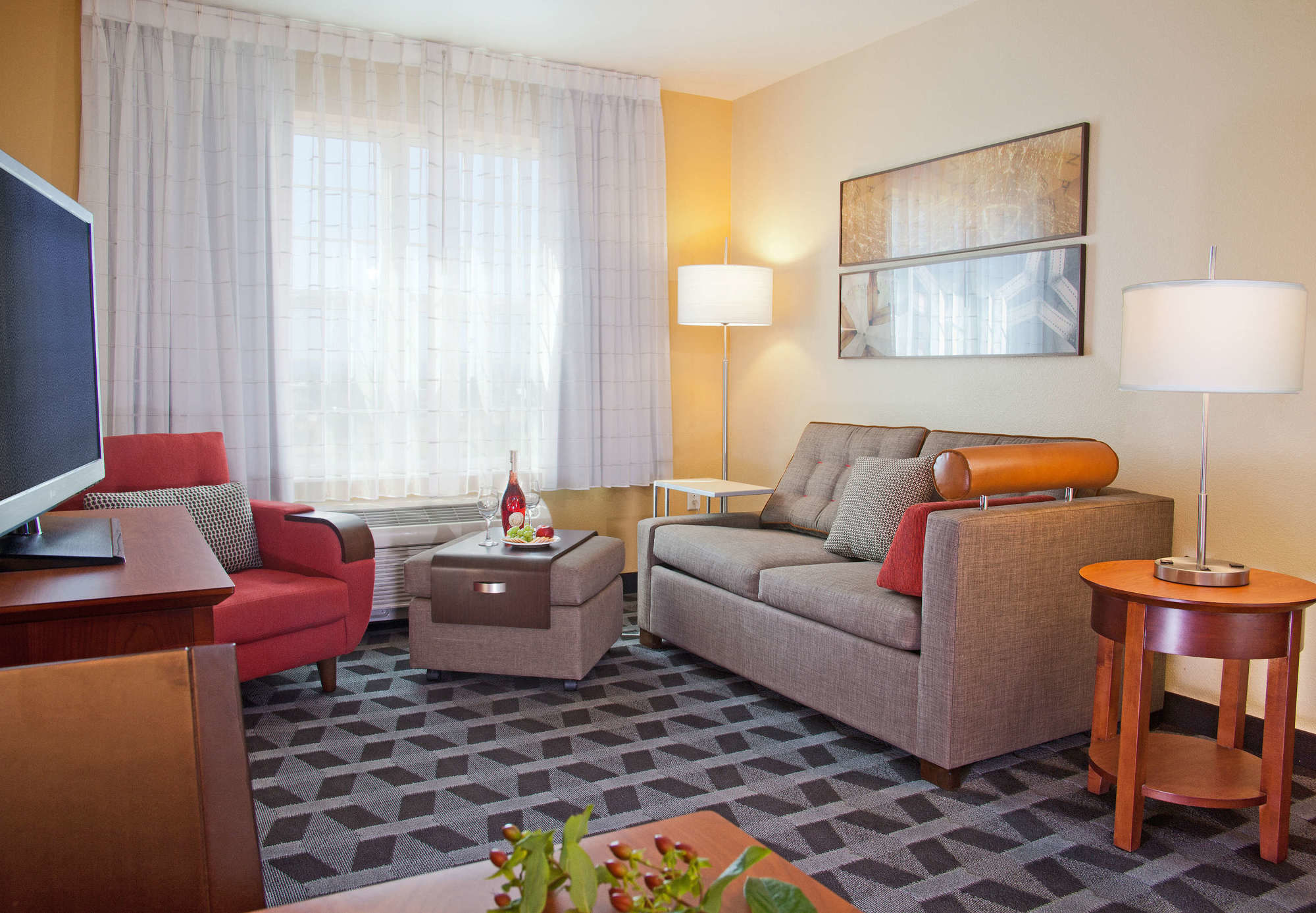 Фото TownePlace Suites by Marriott Medford