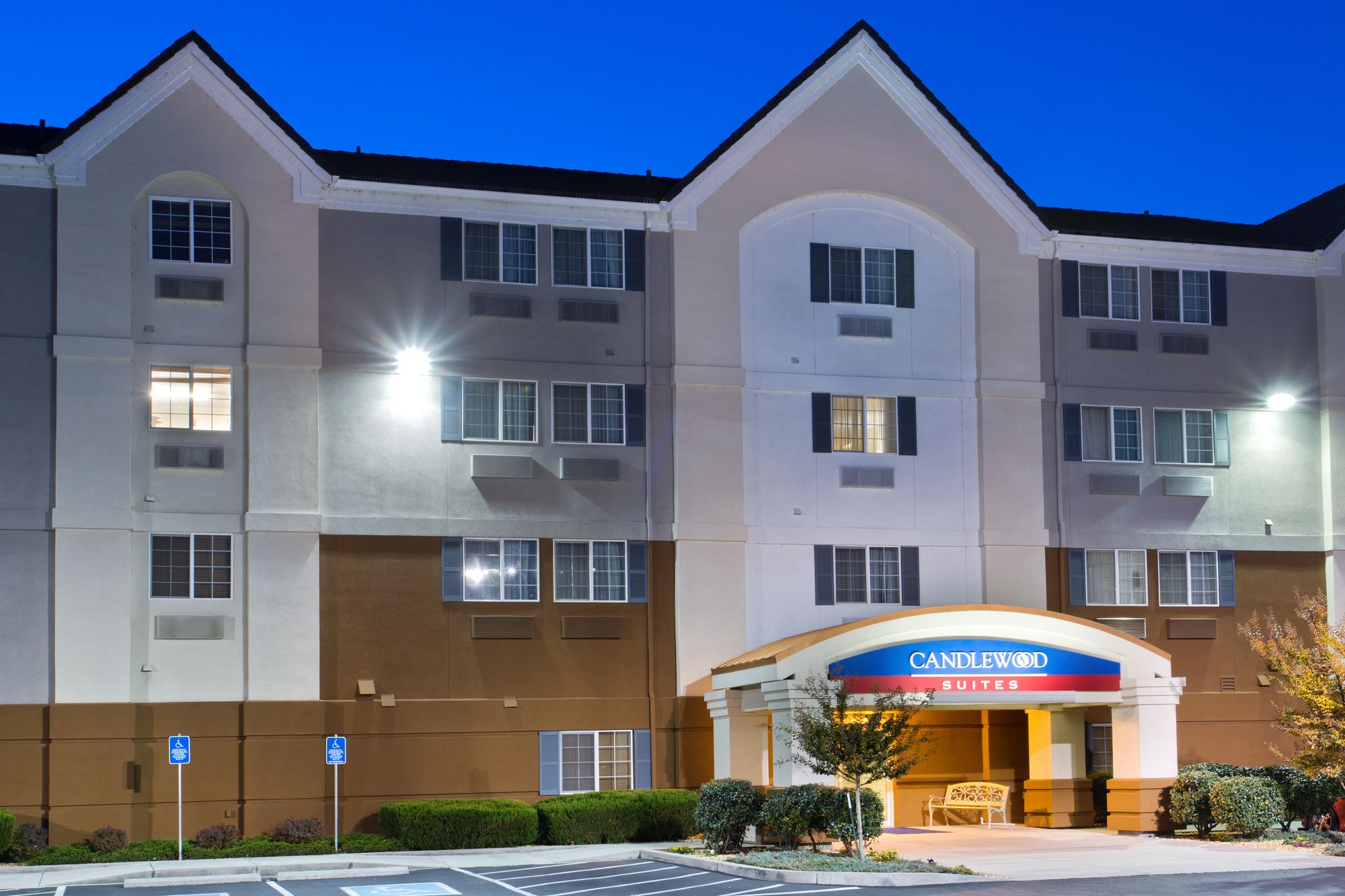 Фото Candlewood Suites Medford, an Ihg Hotel