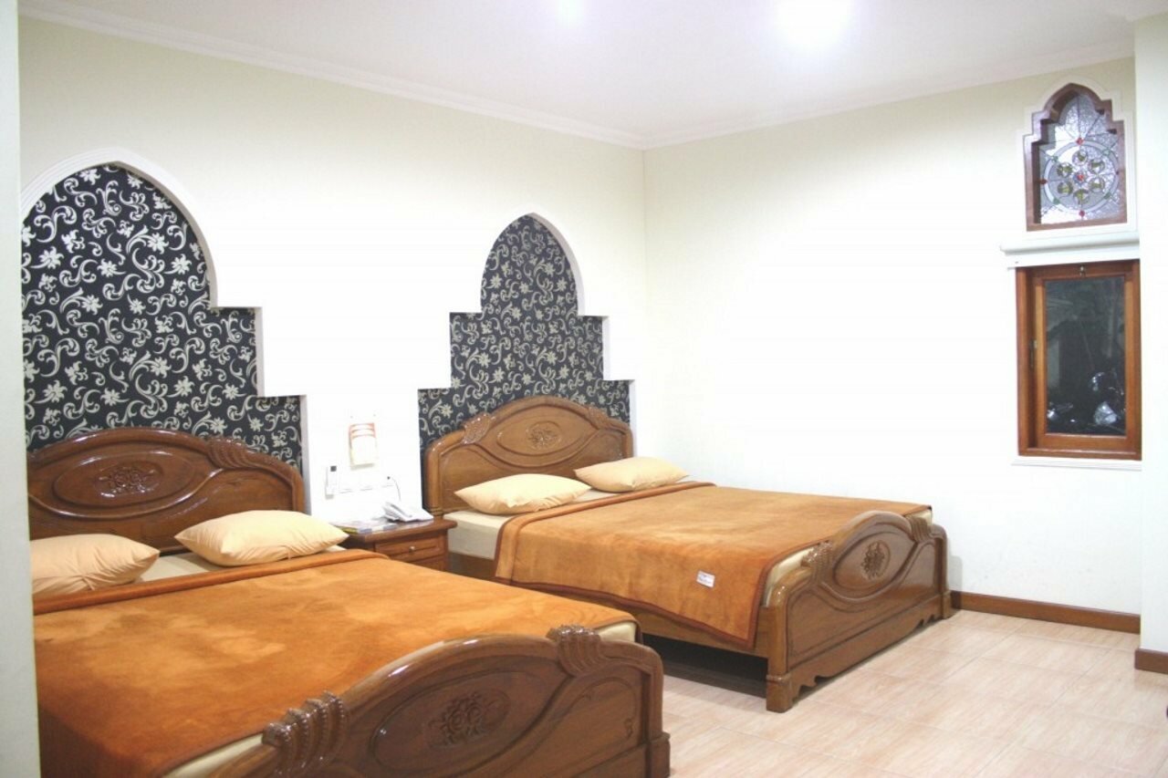 Фото Lingga Hotel