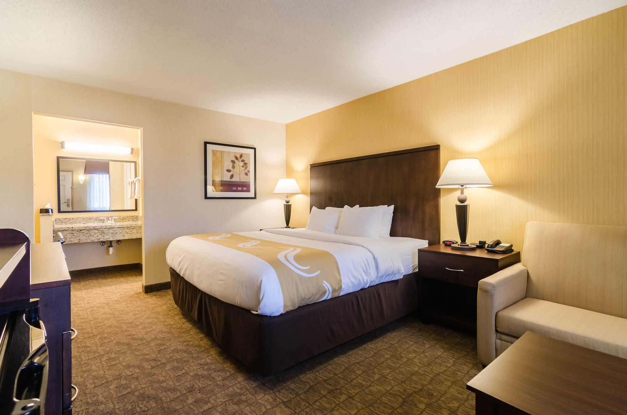 Фото Quality Inn & Suites