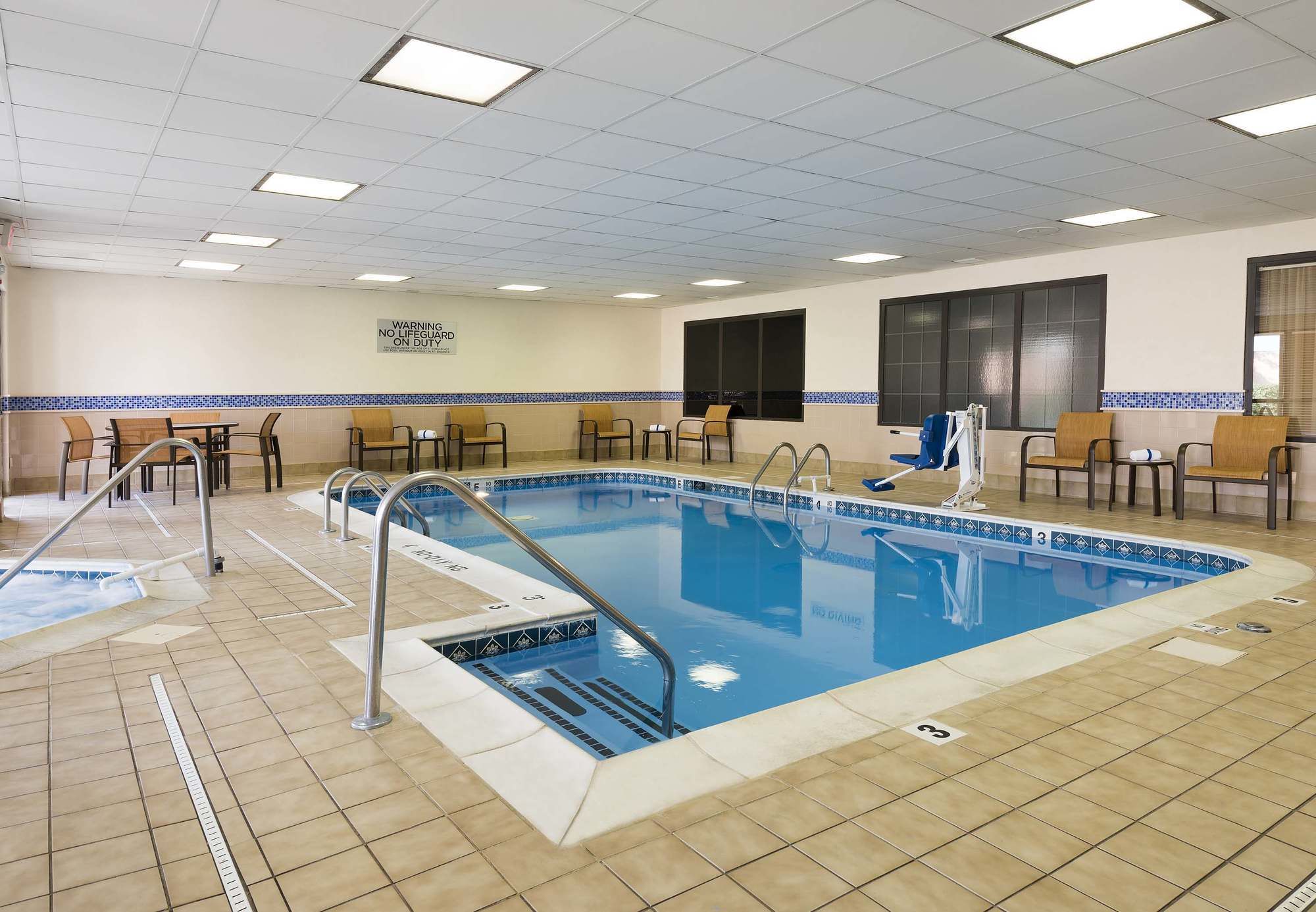 Фото Courtyard Bowling Green Convention Center