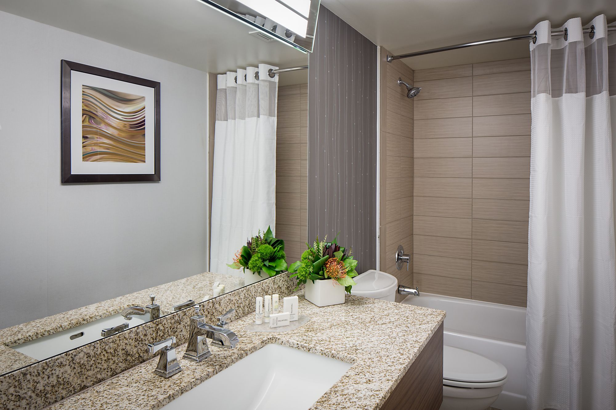 Фото Courtyard by Marriott Downtown Grand Rapids