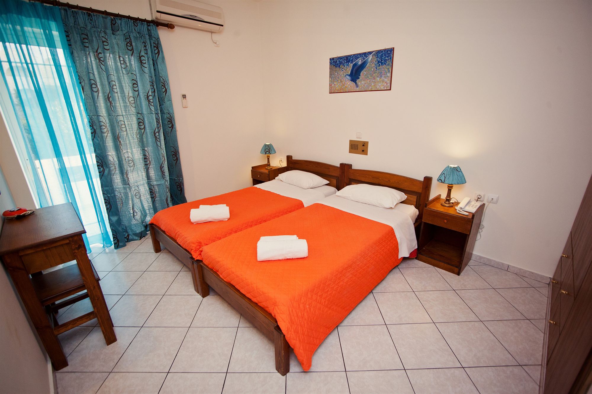 Фото Niriides Hotel