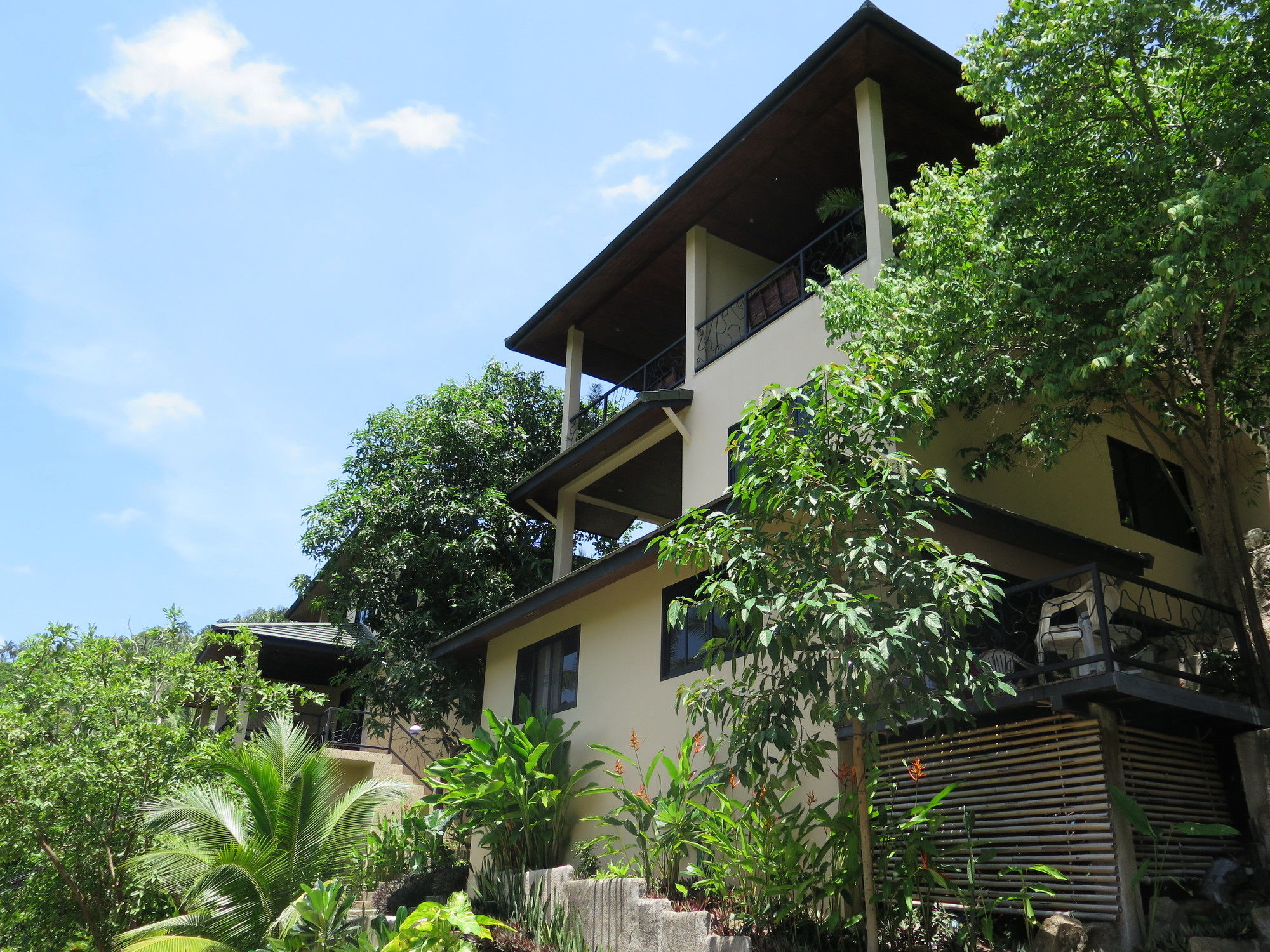 Фото Koh Tao Heights Apartments
