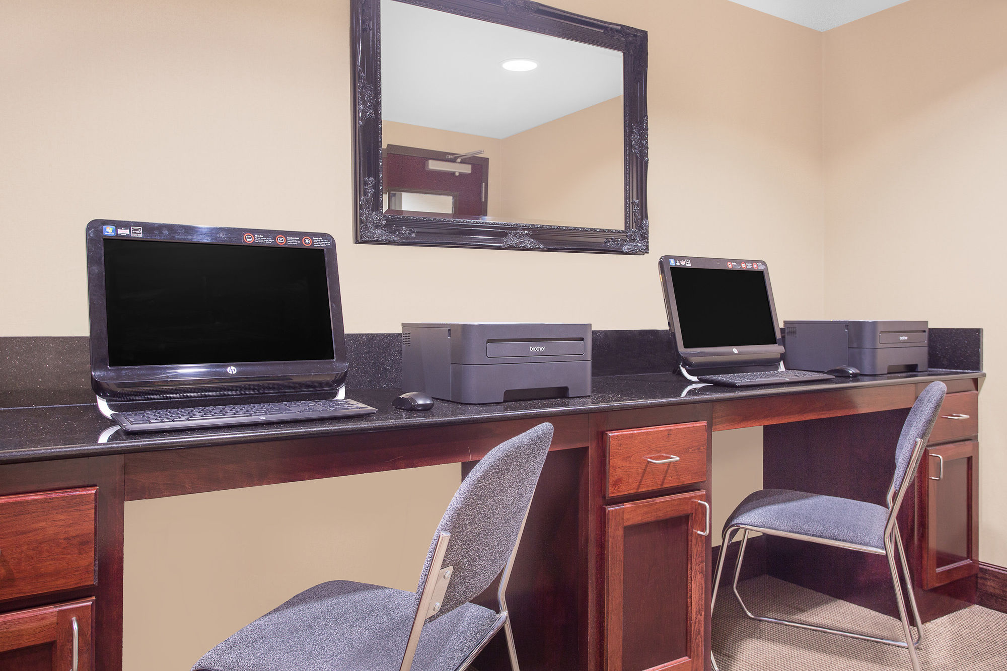 Фото Holiday Inn Express Gulfport Beach, an Ihg Hotel