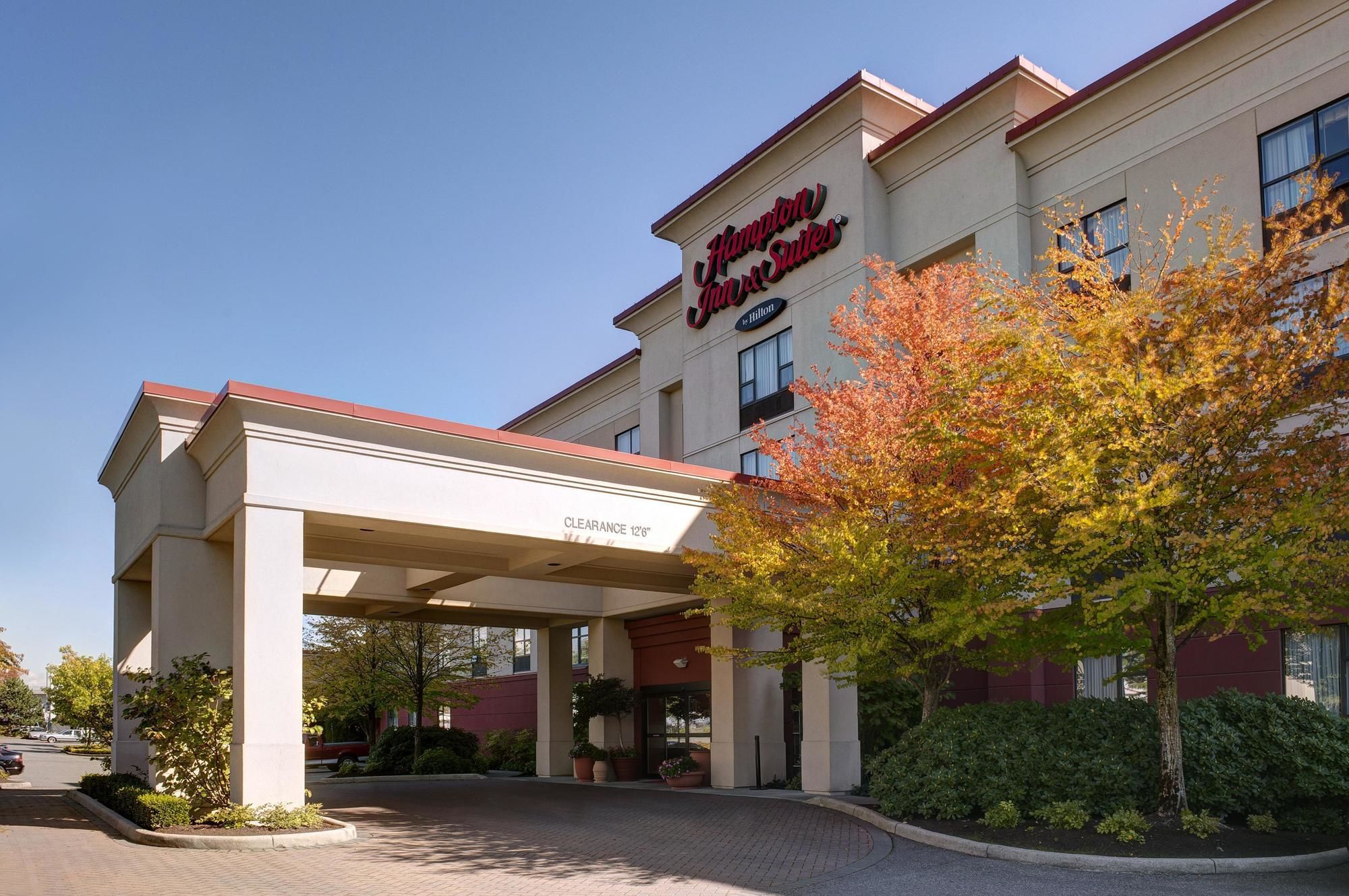 Фото Hampton Inn & Suites by Hilton Langley-Surrey