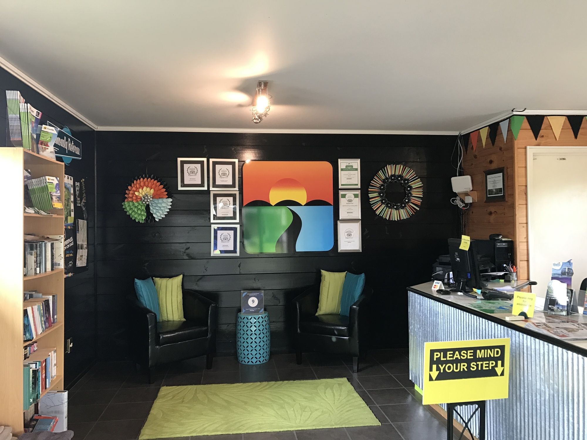 Фото Cedarwood Lakeside Motel & Conference Venue