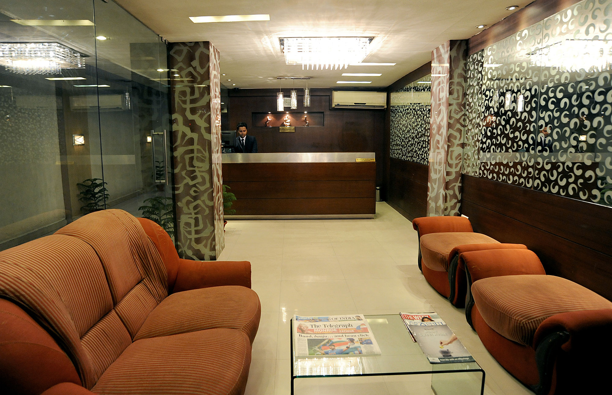 Фото Lee International