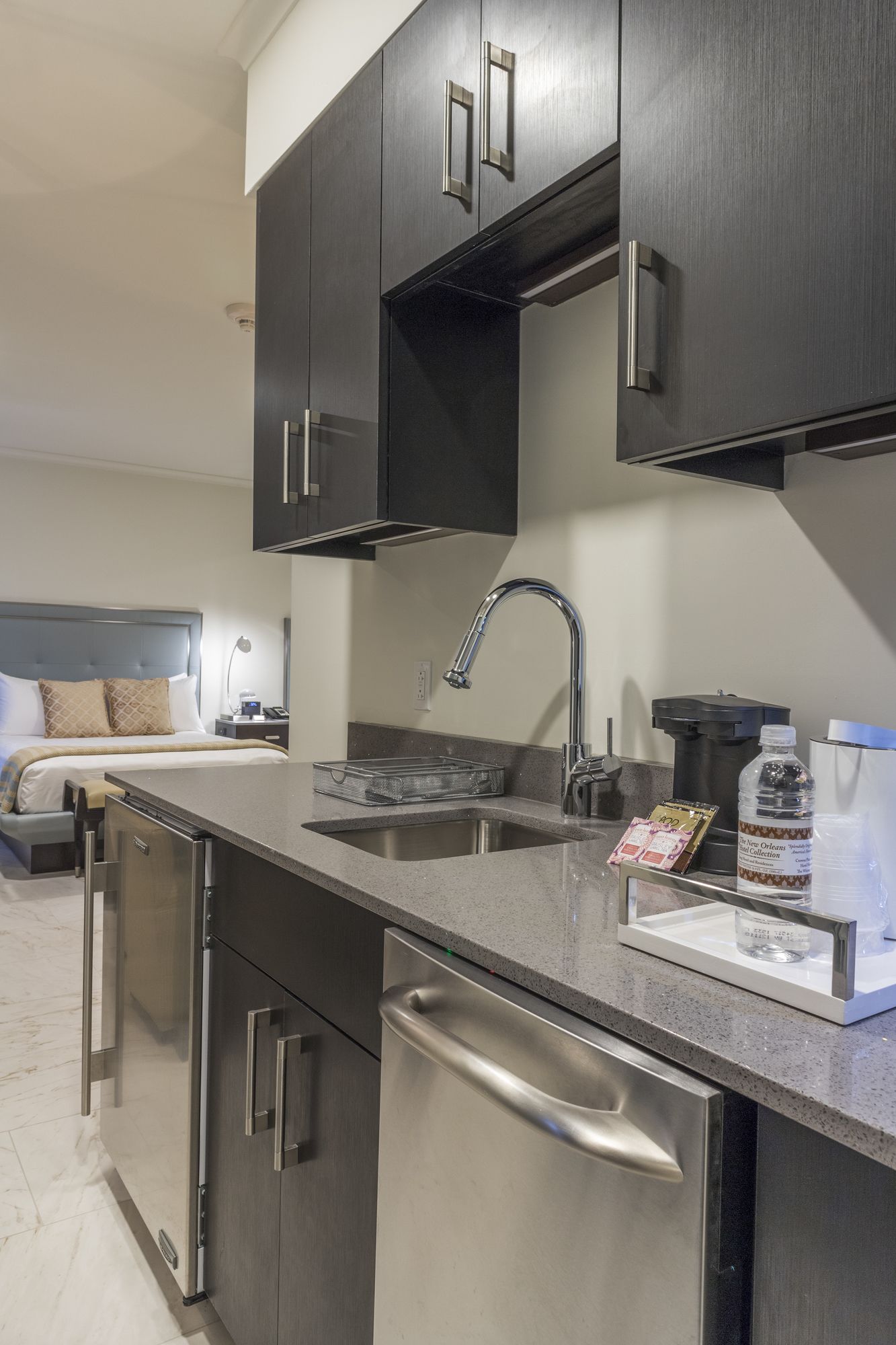 Фото The Jung Hotel and Residences