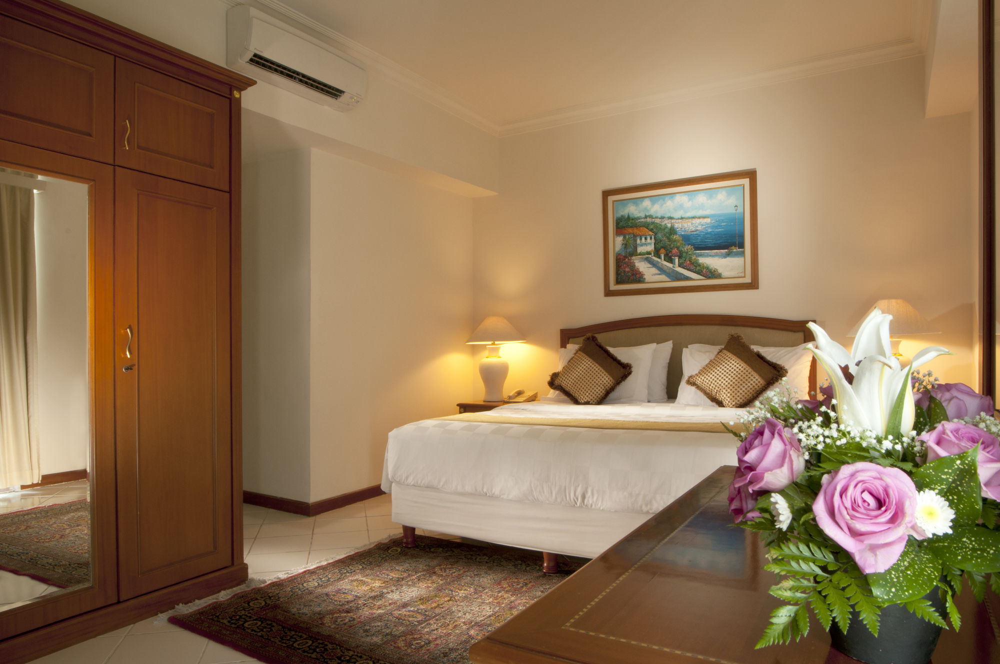 Фото The Residences at Puri Casablanca