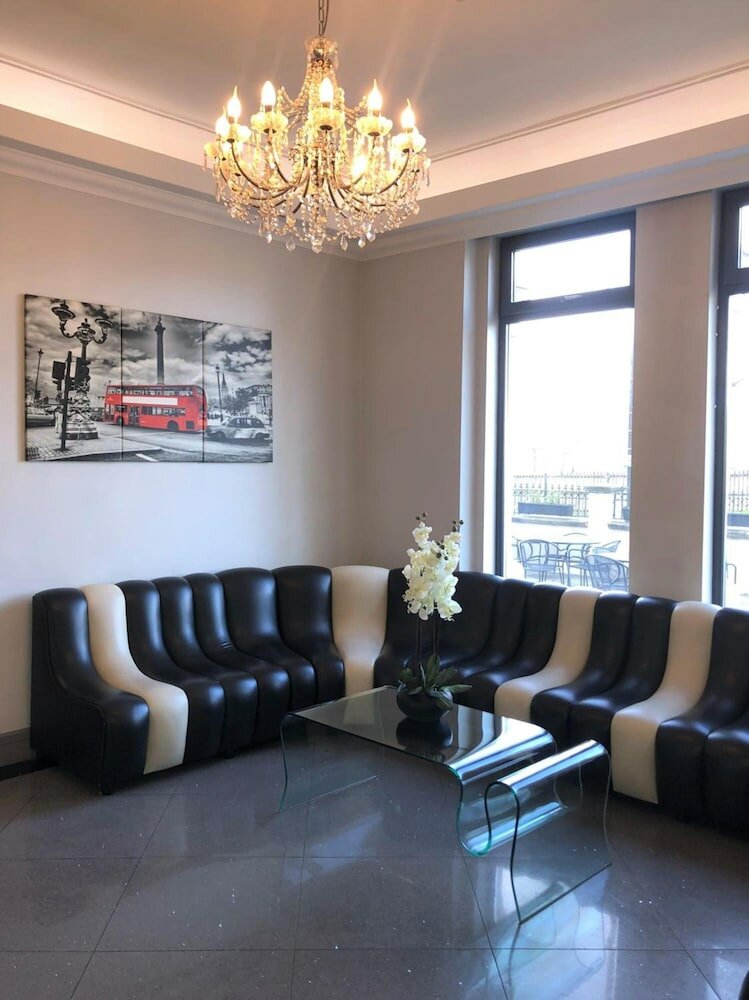 Фото The London Pembury Hotel