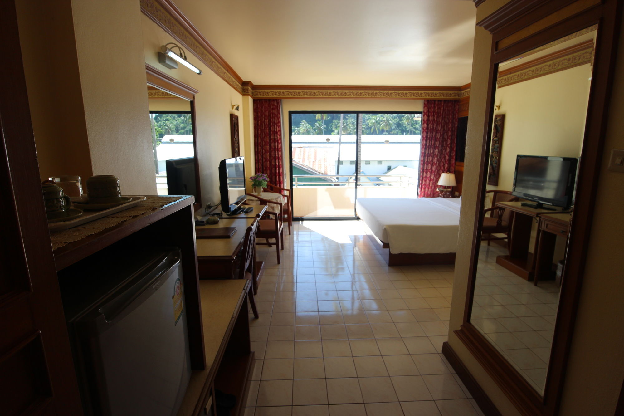 Фото Phi Phi Hotel