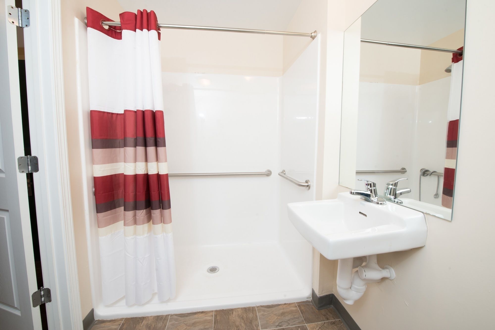 Фото Red Roof Inn & Suites Dickinson