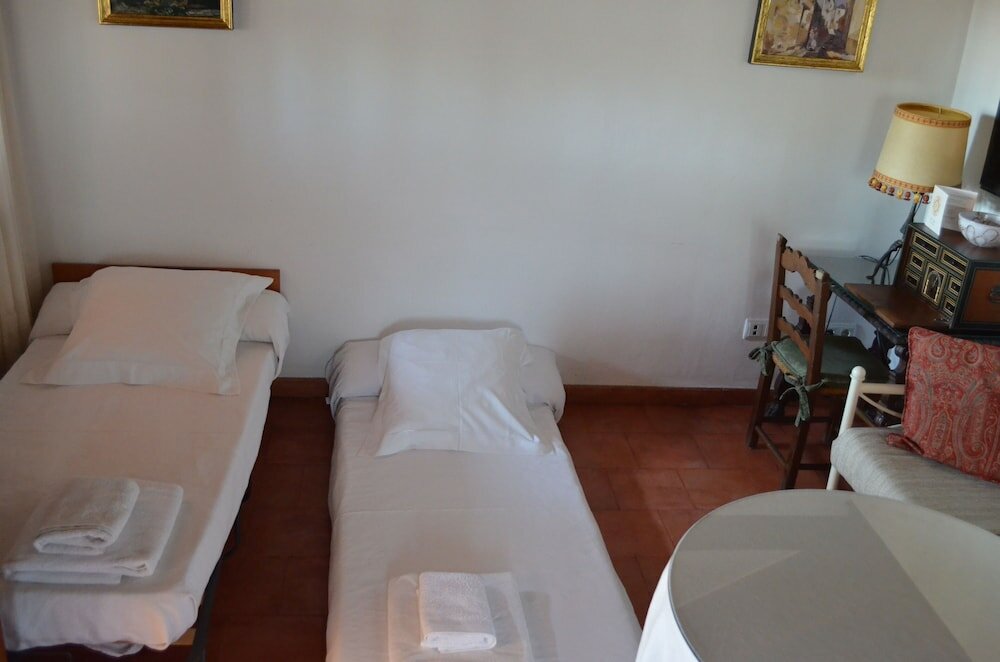 Фото Hotel Santa Isabel la Real