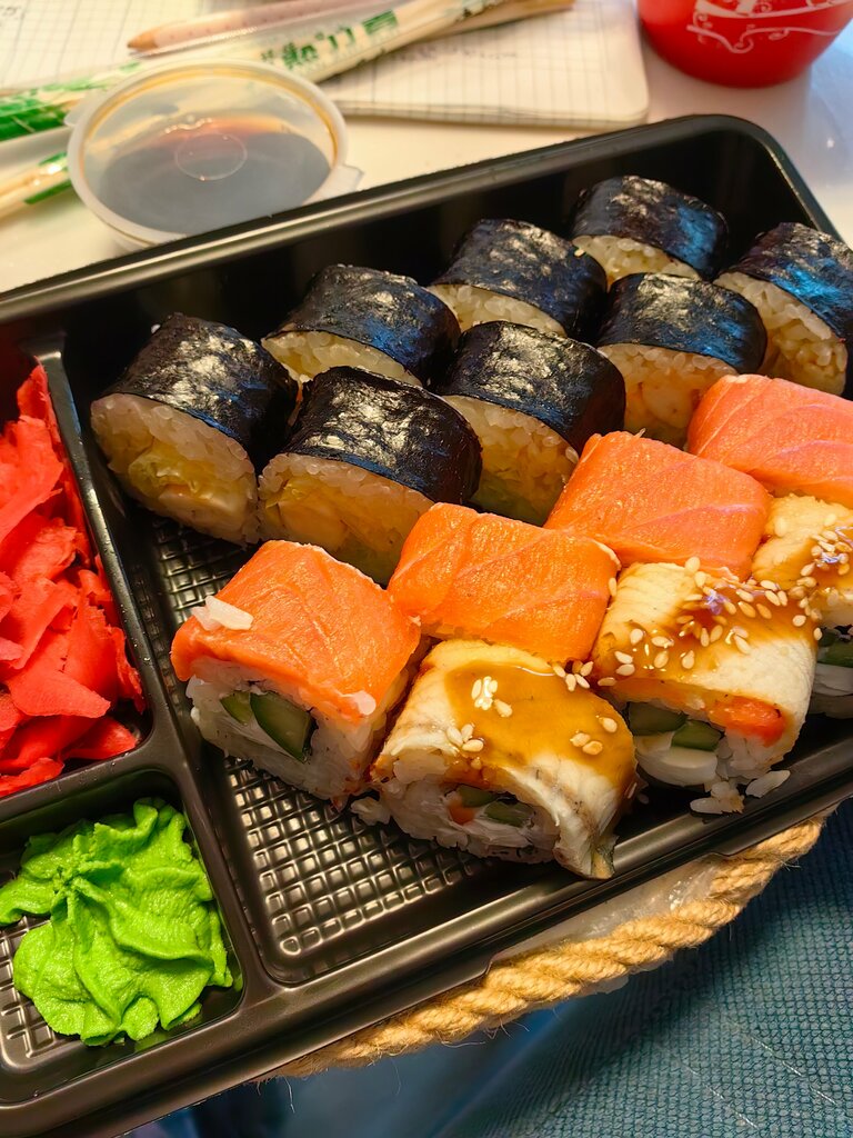 Sushi bar Roll & Wok, Reutov, photo