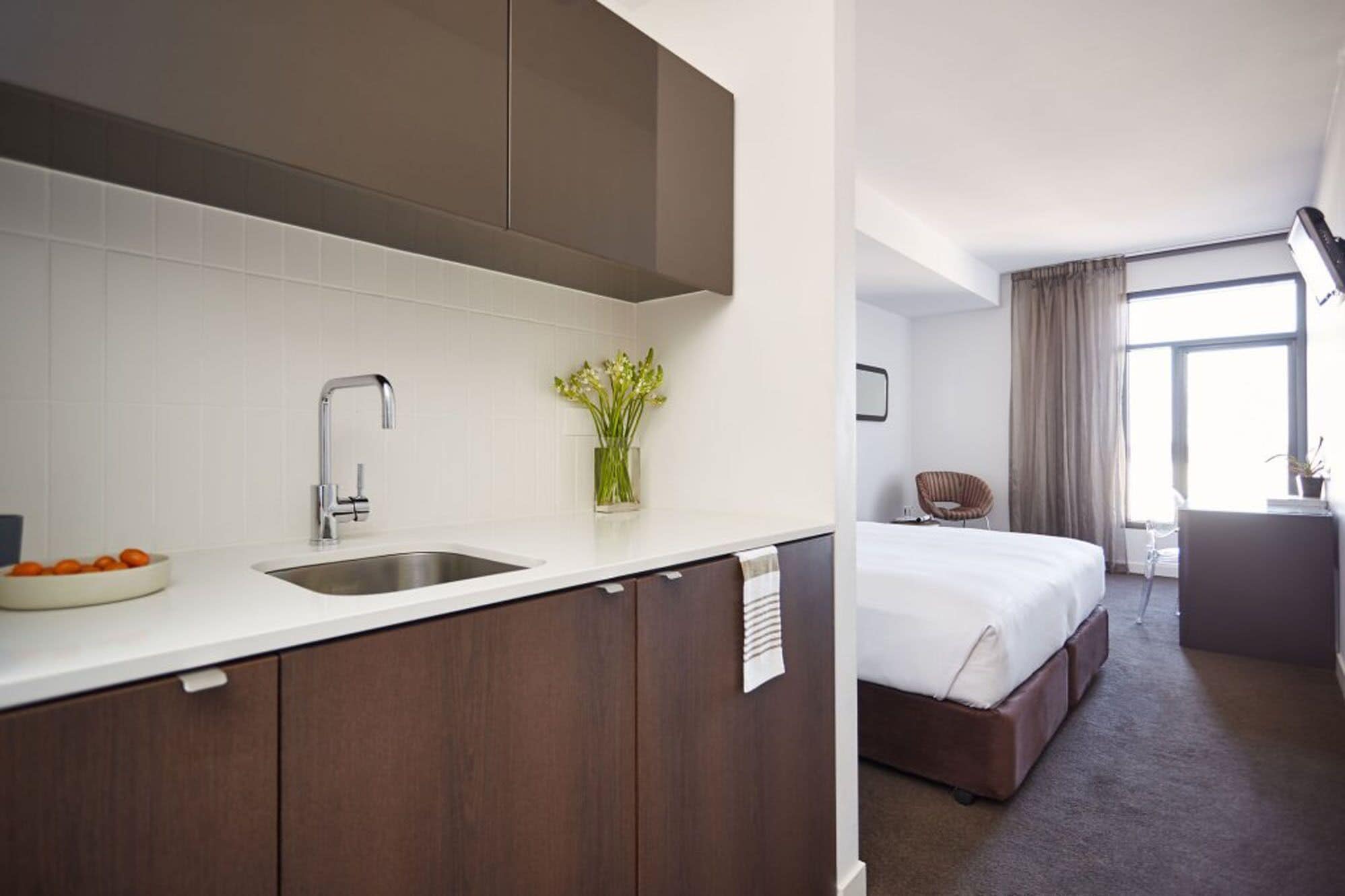 Фото  Dandenong Central Apartment