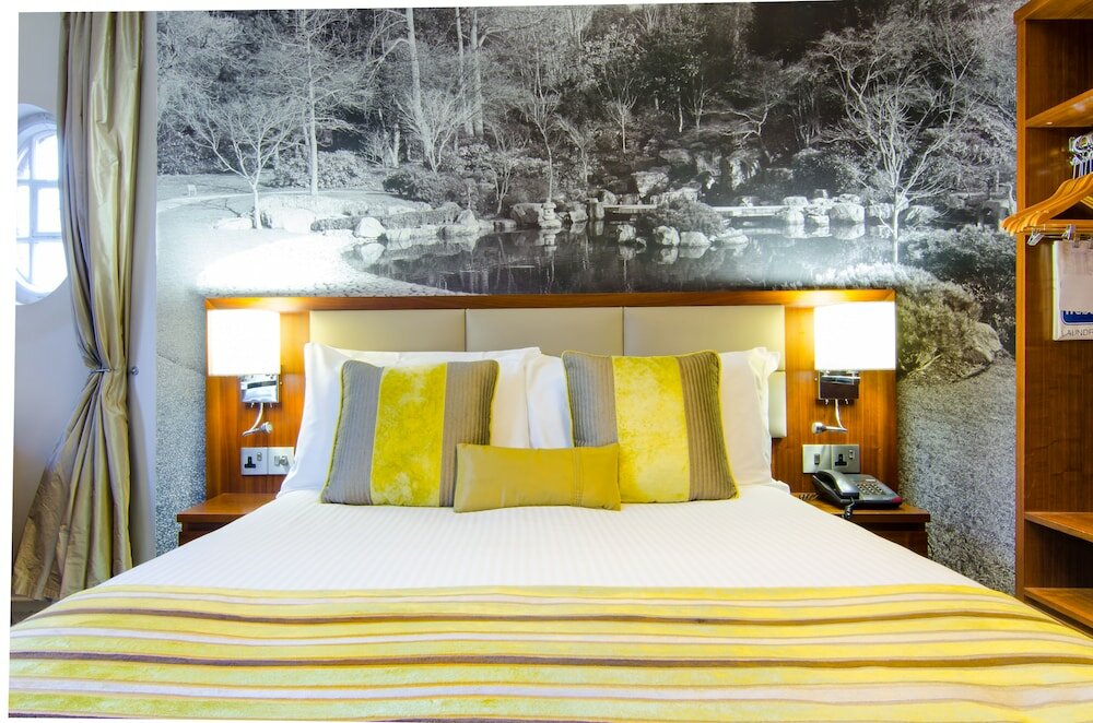 Фото Seraphine Kensington Olympia Hotel