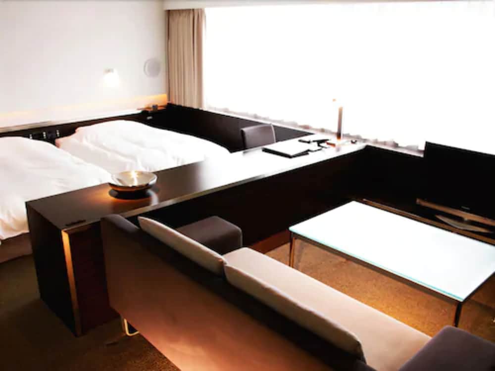 Фото Century Royal Hotel