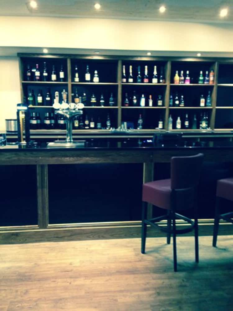 Фото King Robert Hotel