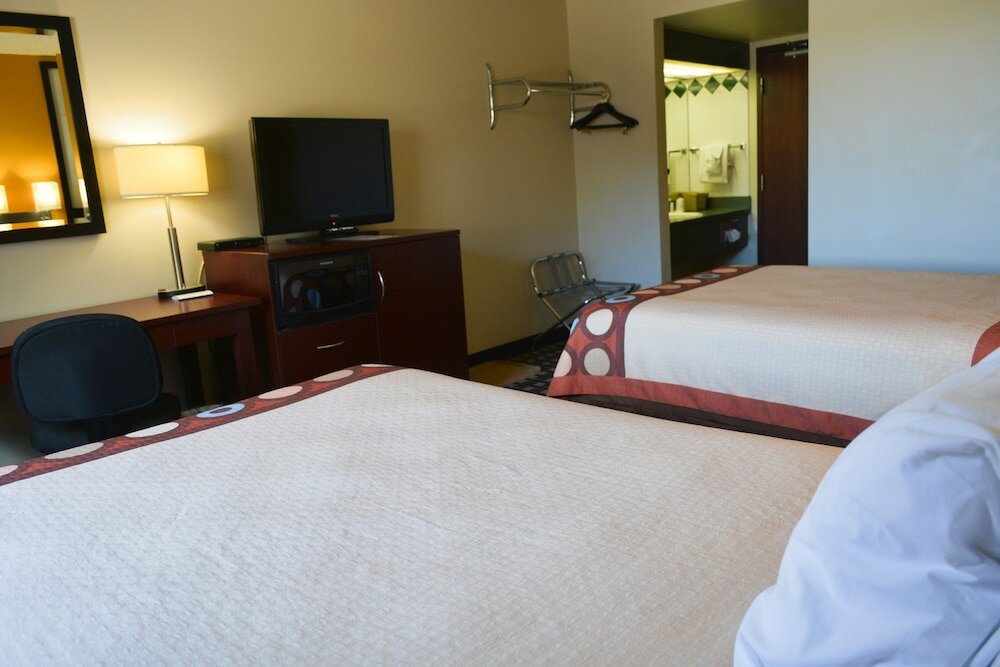 Фото Super 8 by Wyndham Fox Creek