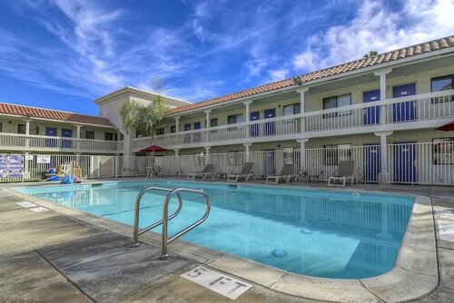 Внешний вид отеля Motel 6 Carlsbad, Ca Beach в Карлсбаде, фото 2