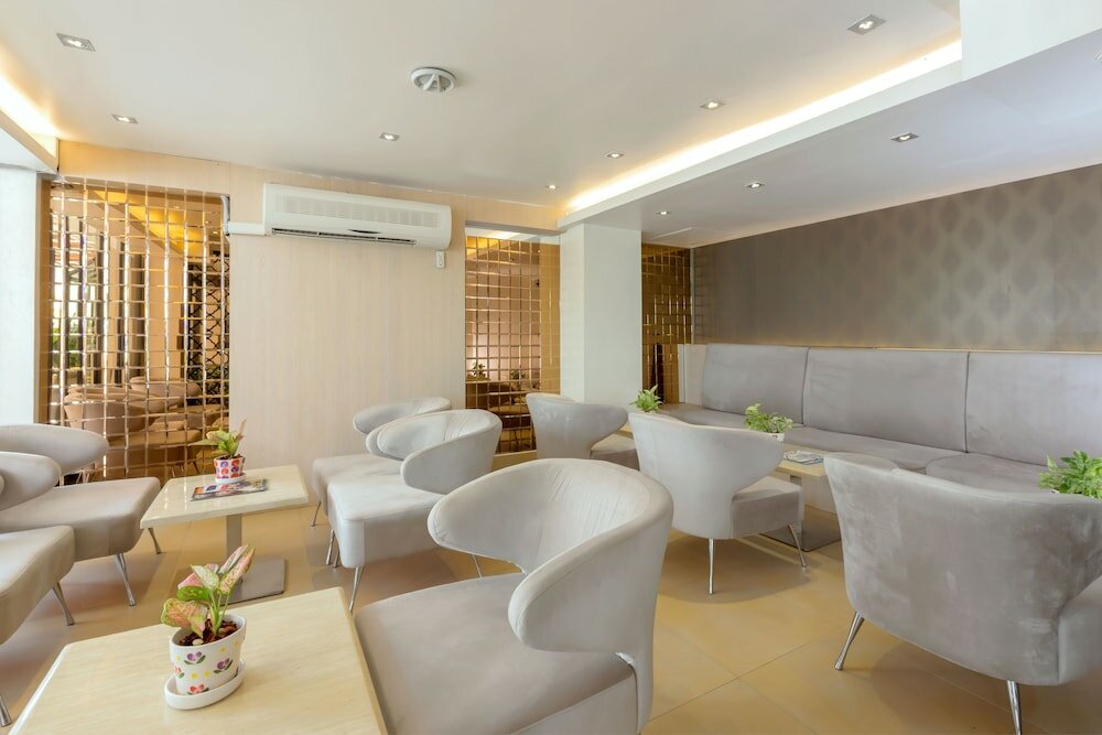 Фото The Golden Ville Boutique Hotel