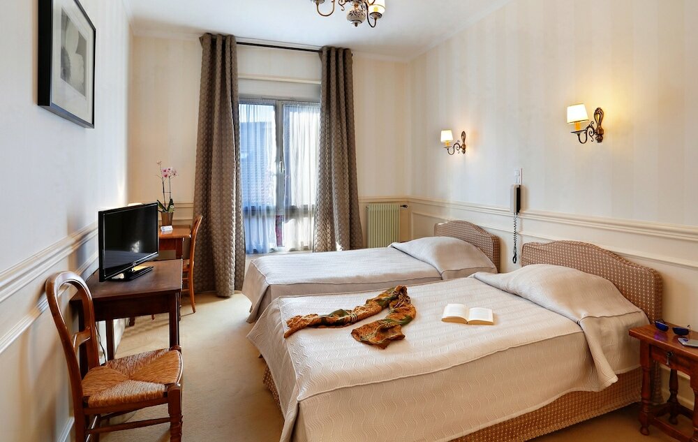 Фото The Originals Boutique, Hostellerie des Trois Pigeons