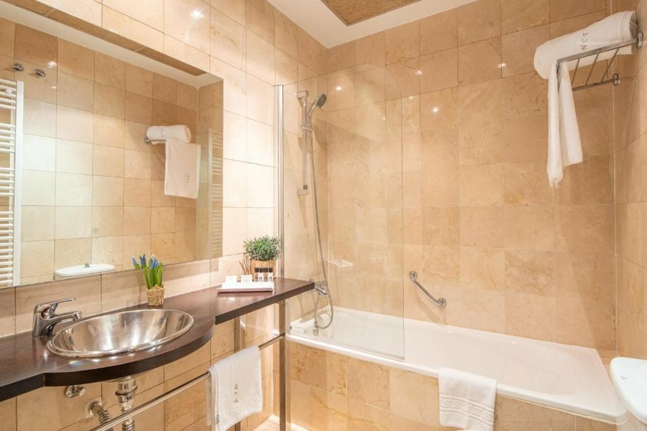 Фото Hospedium Hotel Casino del Tormes