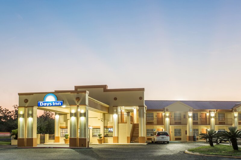 Гостиница Super 8 by Wyndham Farmers Branch/North Dallas