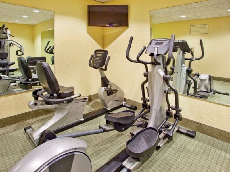 Фото La Quinta Inn & Suites by Wyndham Charleston Riverview