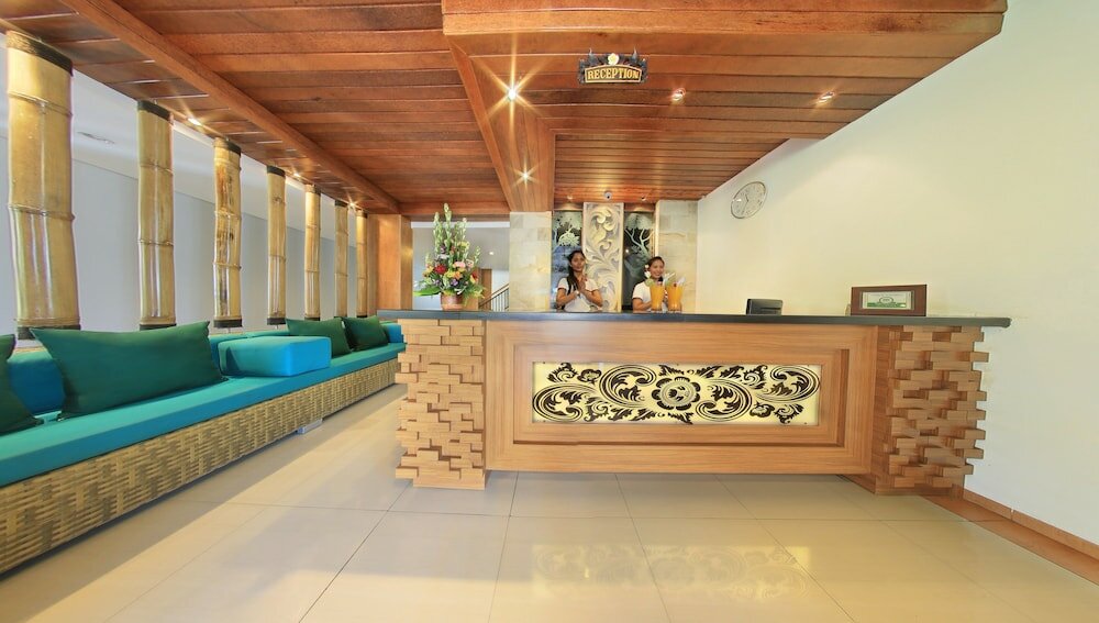 Фото Satriya Cottages