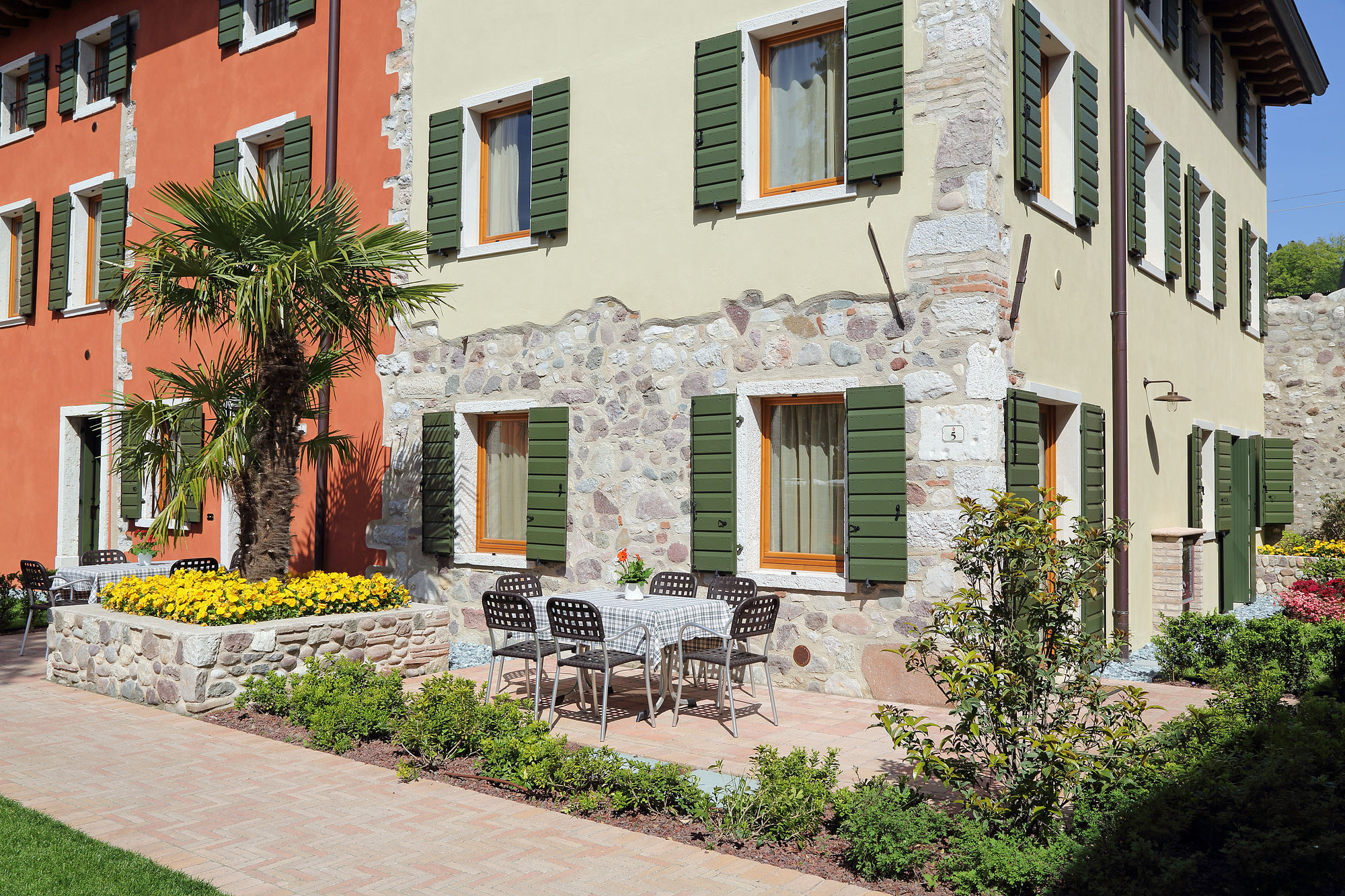 Фото Residence Borgo Mondragon