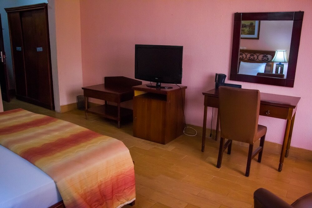 Фото Heritage House Square Hotel