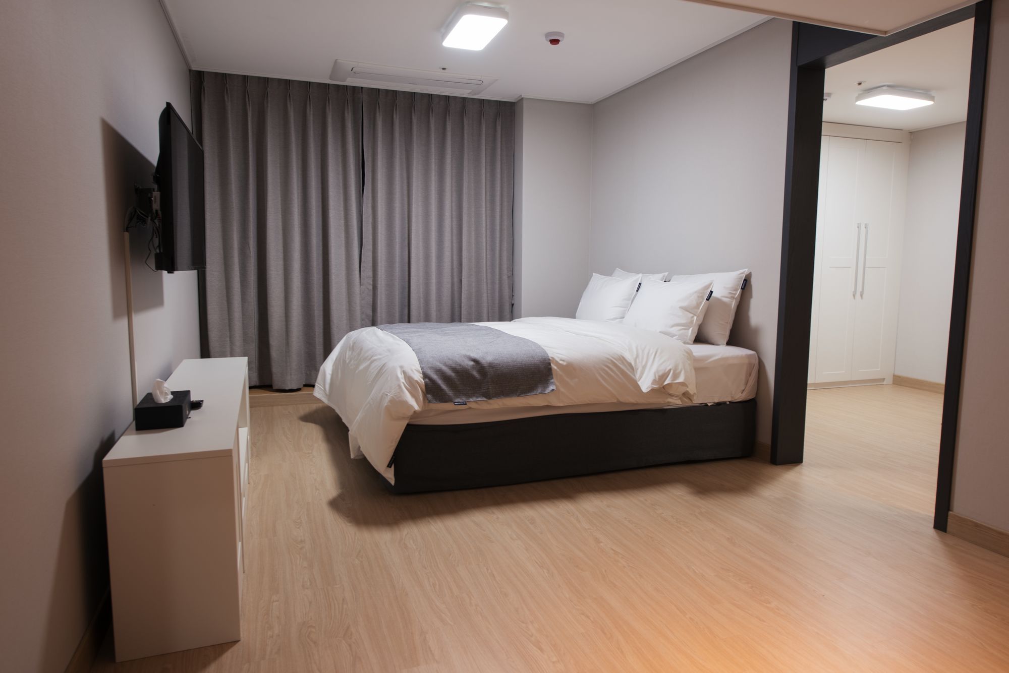 Фото R&b Business Hotel