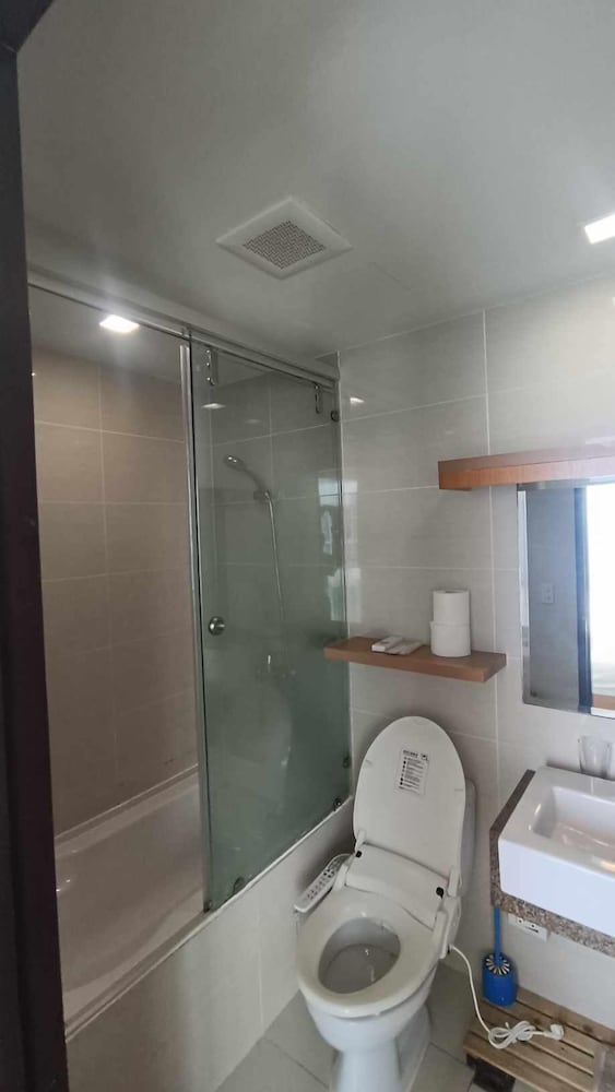 Фото 8 Newtown Boulevard