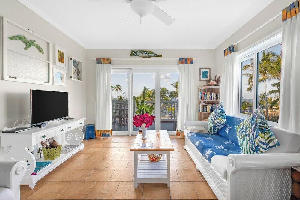 Фото Pineapple Fields Boutique Condo Hotel