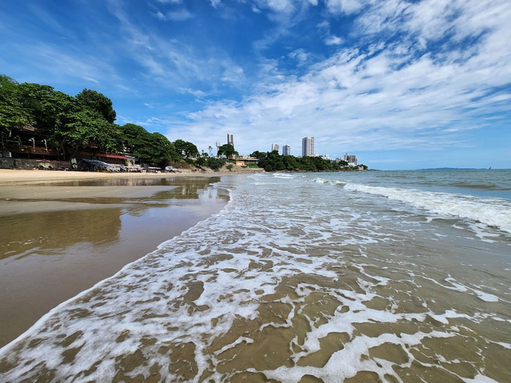 Фото Majestic Seaside Pool Villa